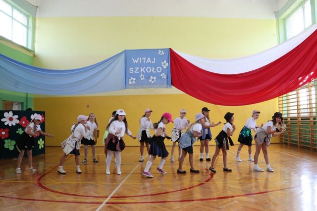 b_1024_768_0_00_images_2023_2024_WYDARZENIA_Rozpoczecie_374203036_766109695316981_6283592410539421775_n